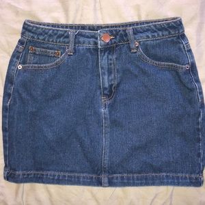 FOREVER 21 denim mini skirt (Size M)